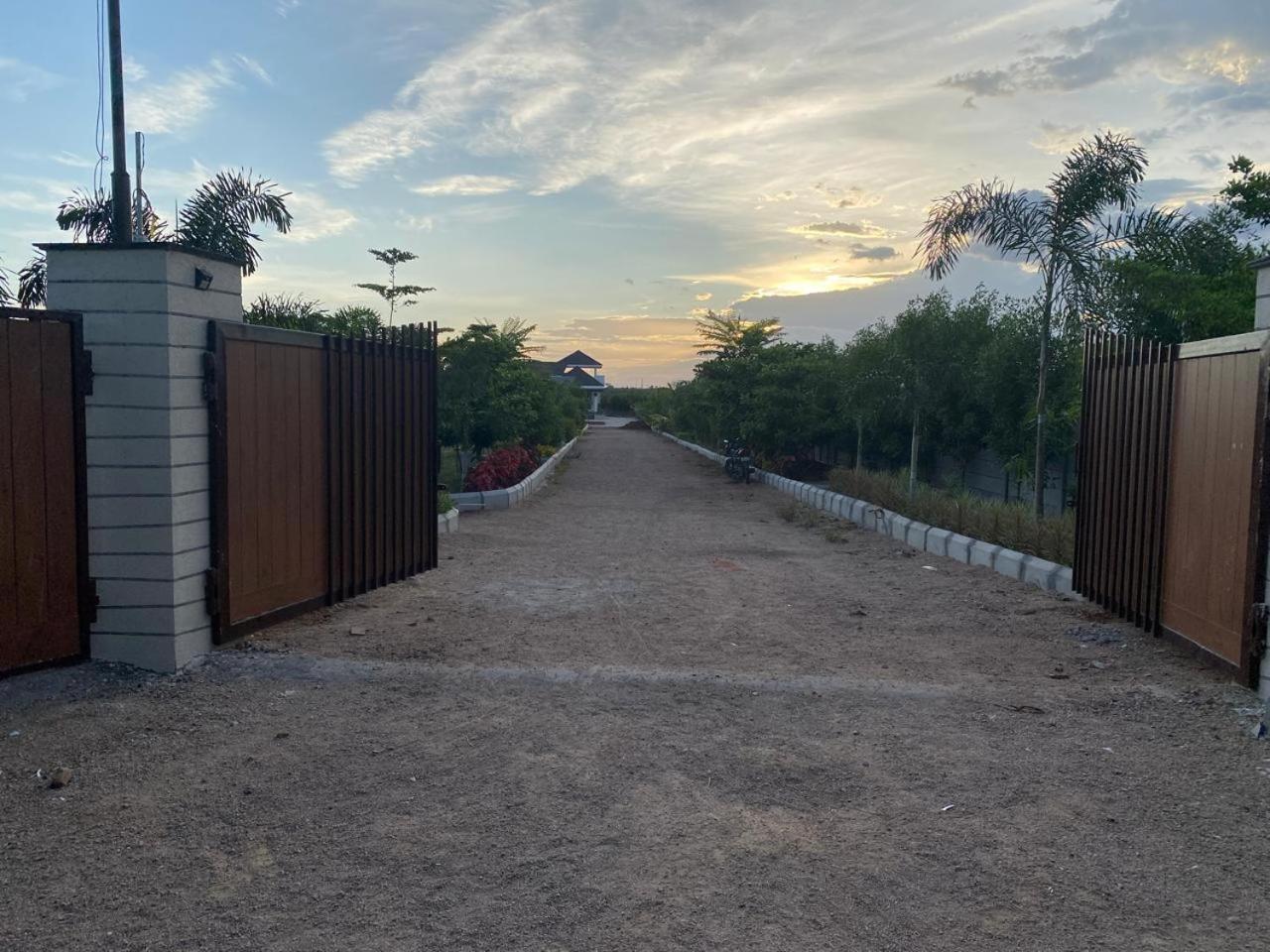V R Farms Exotic Villa Venkatapur ภายนอก รูปภาพ