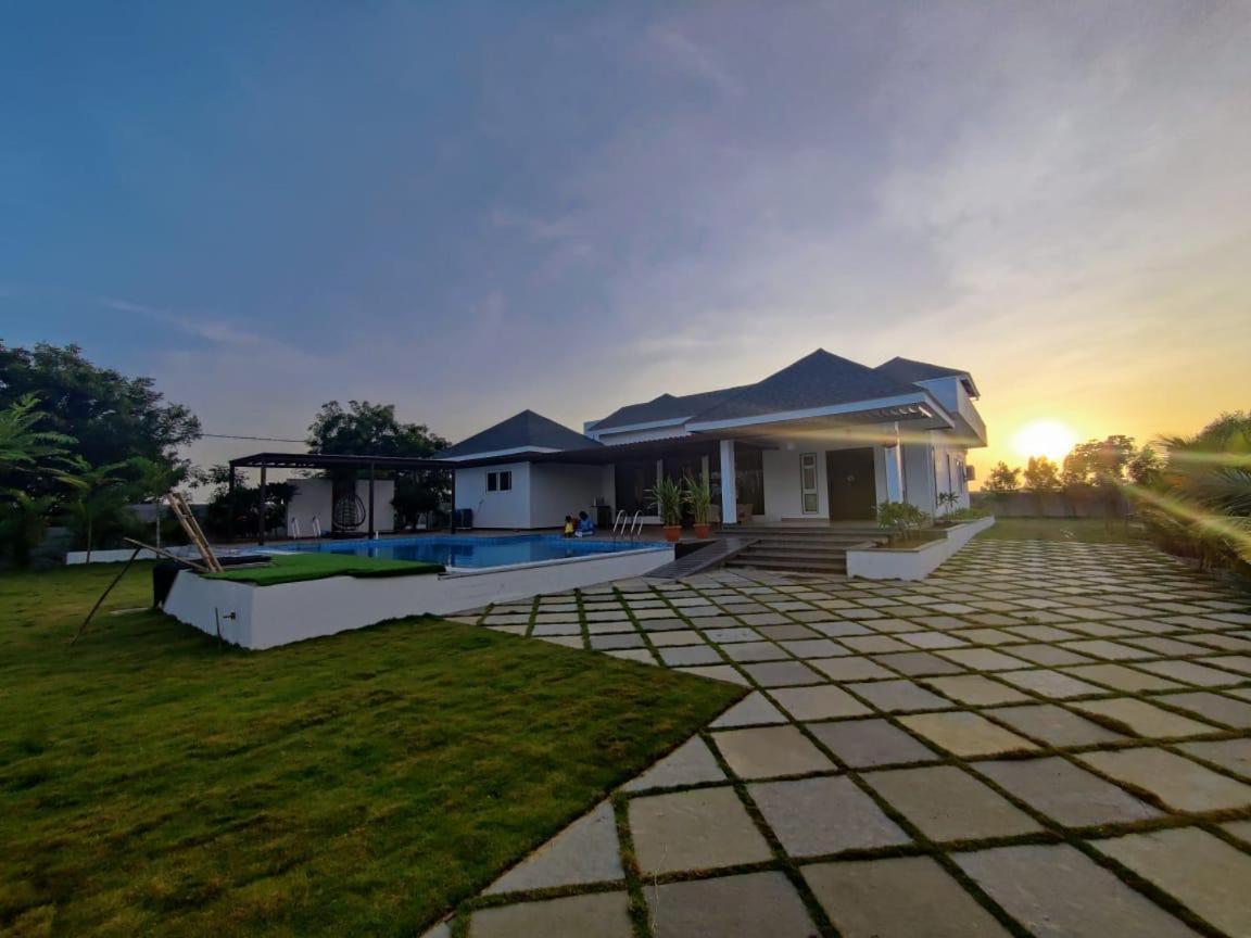 V R Farms Exotic Villa Venkatapur ภายนอก รูปภาพ